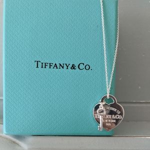 Genuine Iconic Tiffany & Co. "Please Return to" heart and key pendant